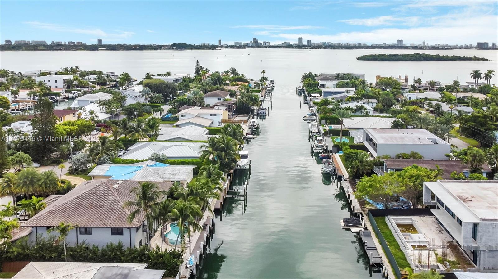 North Miami, Florida 33181, United States, 4 Bedrooms Bedrooms, ,4 BathroomsBathrooms,Residential,Active,69426