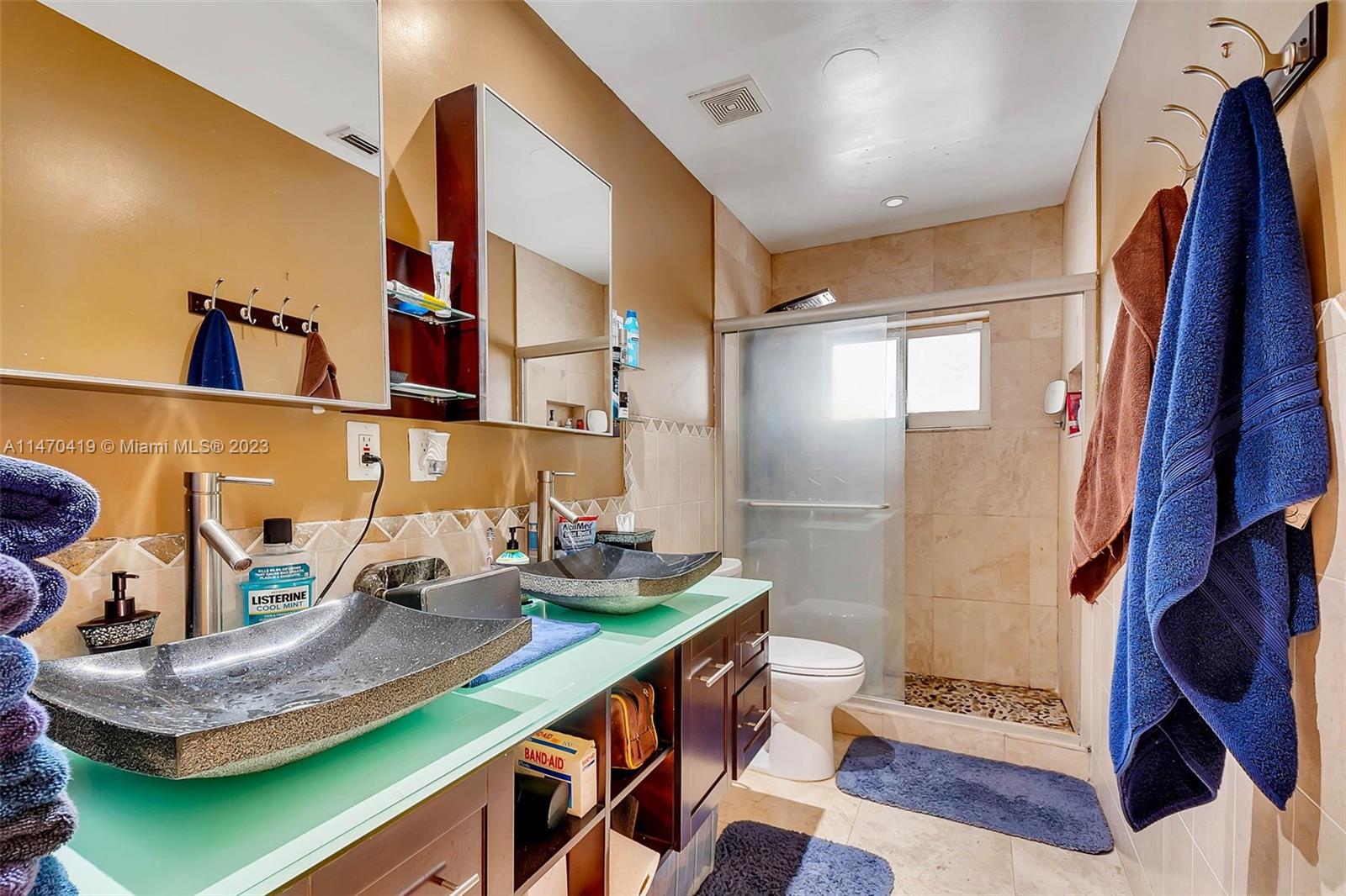 North Miami, Florida 33181, United States, 4 Bedrooms Bedrooms, ,4 BathroomsBathrooms,Residential,Active,69426