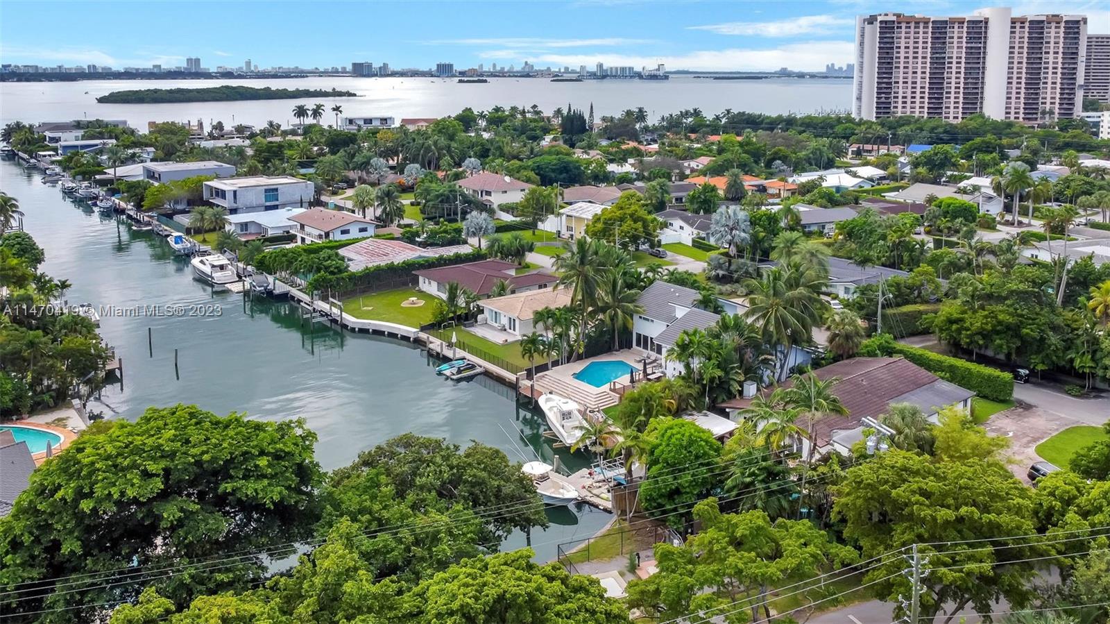 North Miami, Florida 33181, United States, 4 Bedrooms Bedrooms, ,4 BathroomsBathrooms,Residential,Active,69426