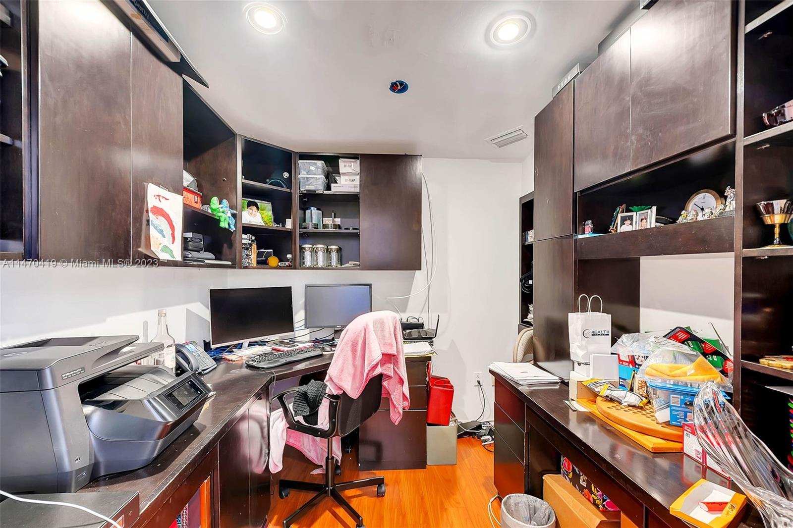 North Miami, Florida 33181, United States, 4 Bedrooms Bedrooms, ,4 BathroomsBathrooms,Residential,Active,69426