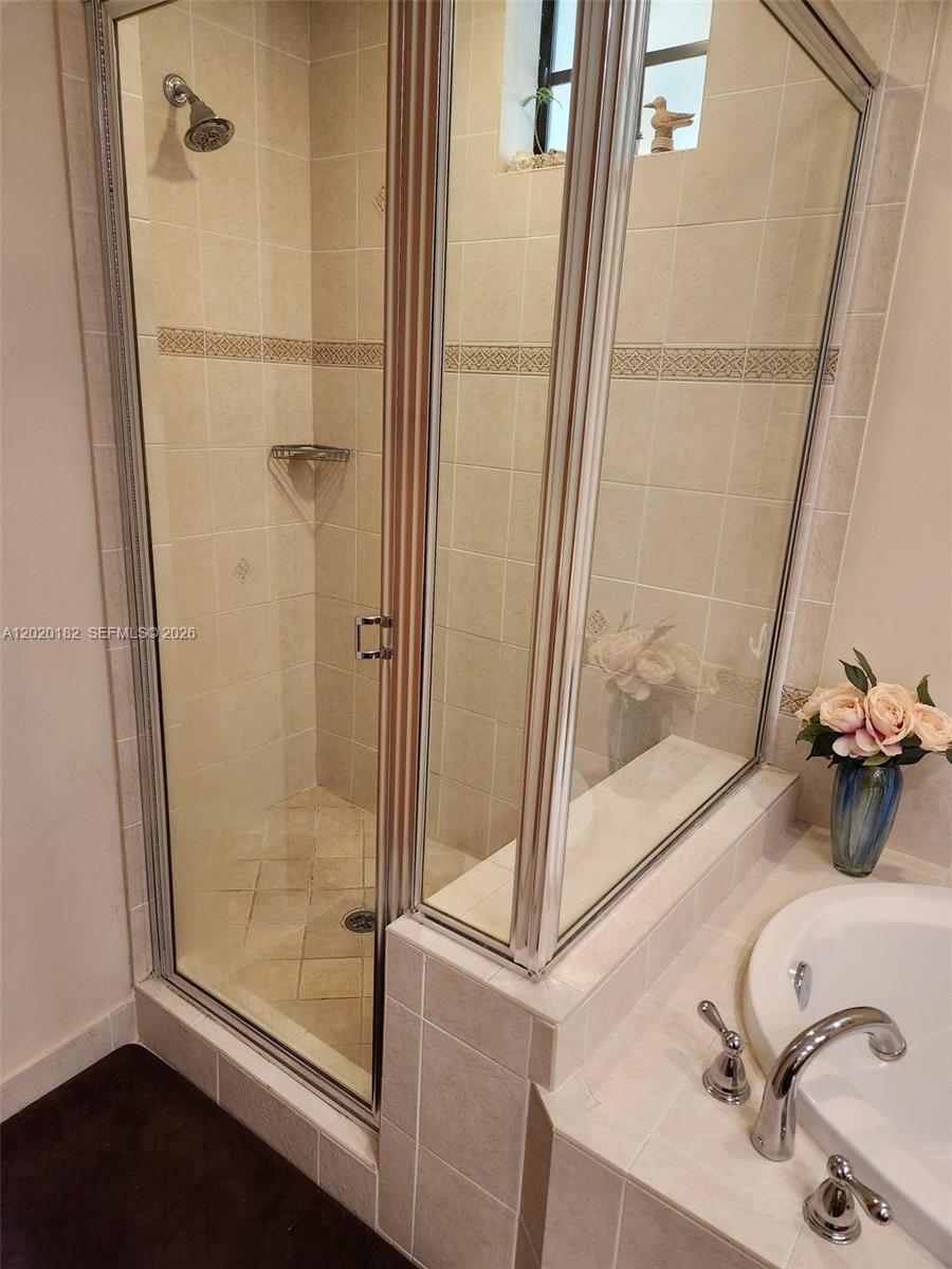 VILLA BARI CONDO - Residential
