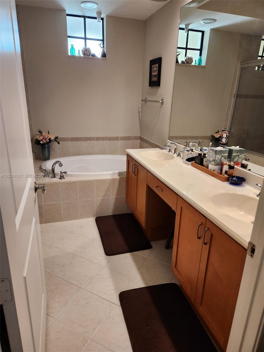 VILLA BARI CONDO - Residential