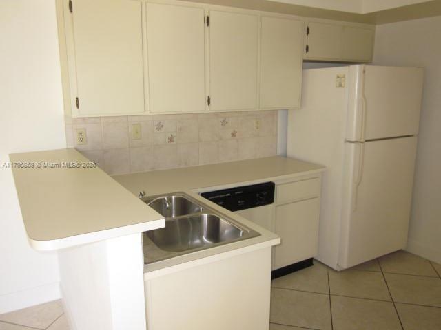 8853 SW 112 PL