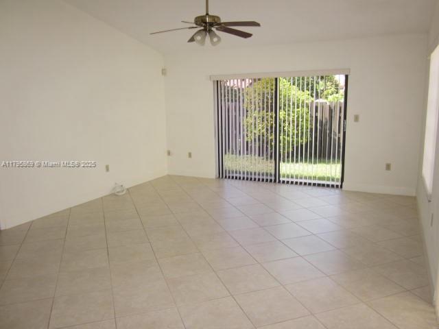 8853 SW 112 PL