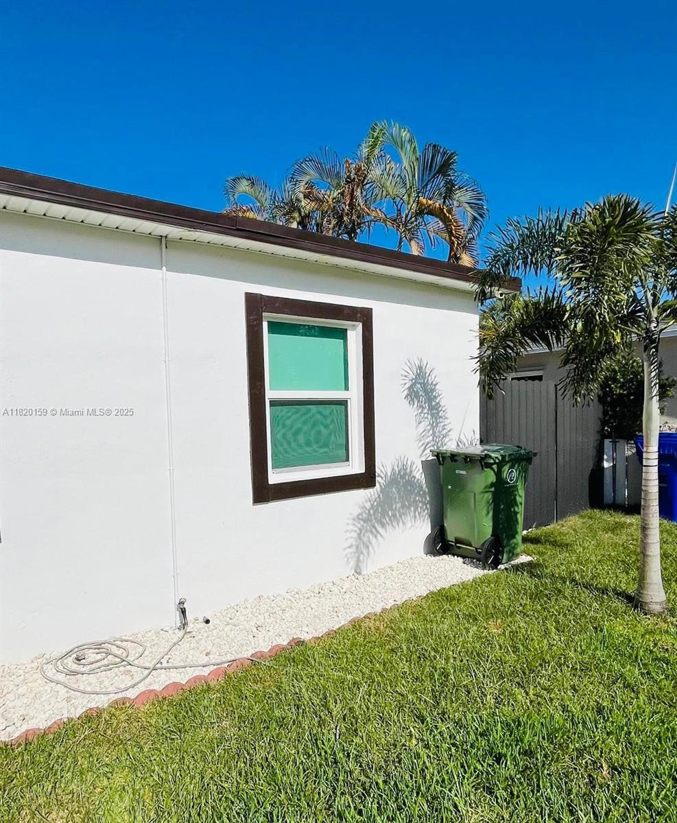 872 NW 16th Ter