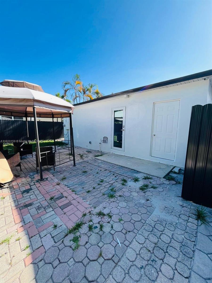 872 NW 16th Ter