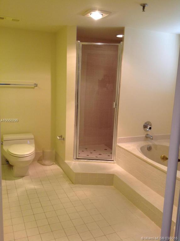 Lakes At La Paz Condo - Residential Lease