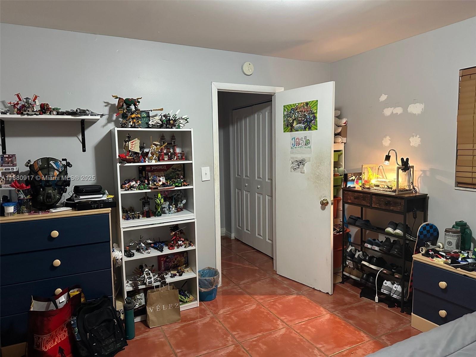 Silver Palm East Neighbor - Residential