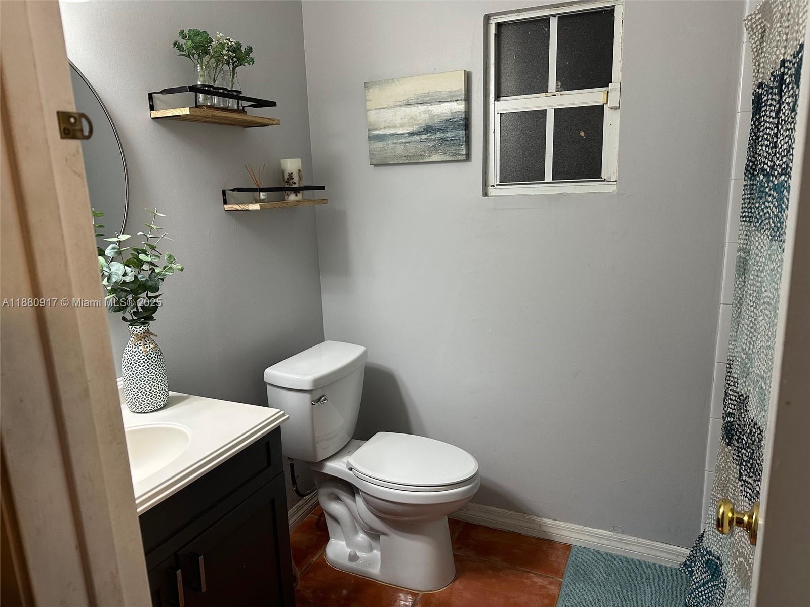 Silver Palm East Neighbor - Residential