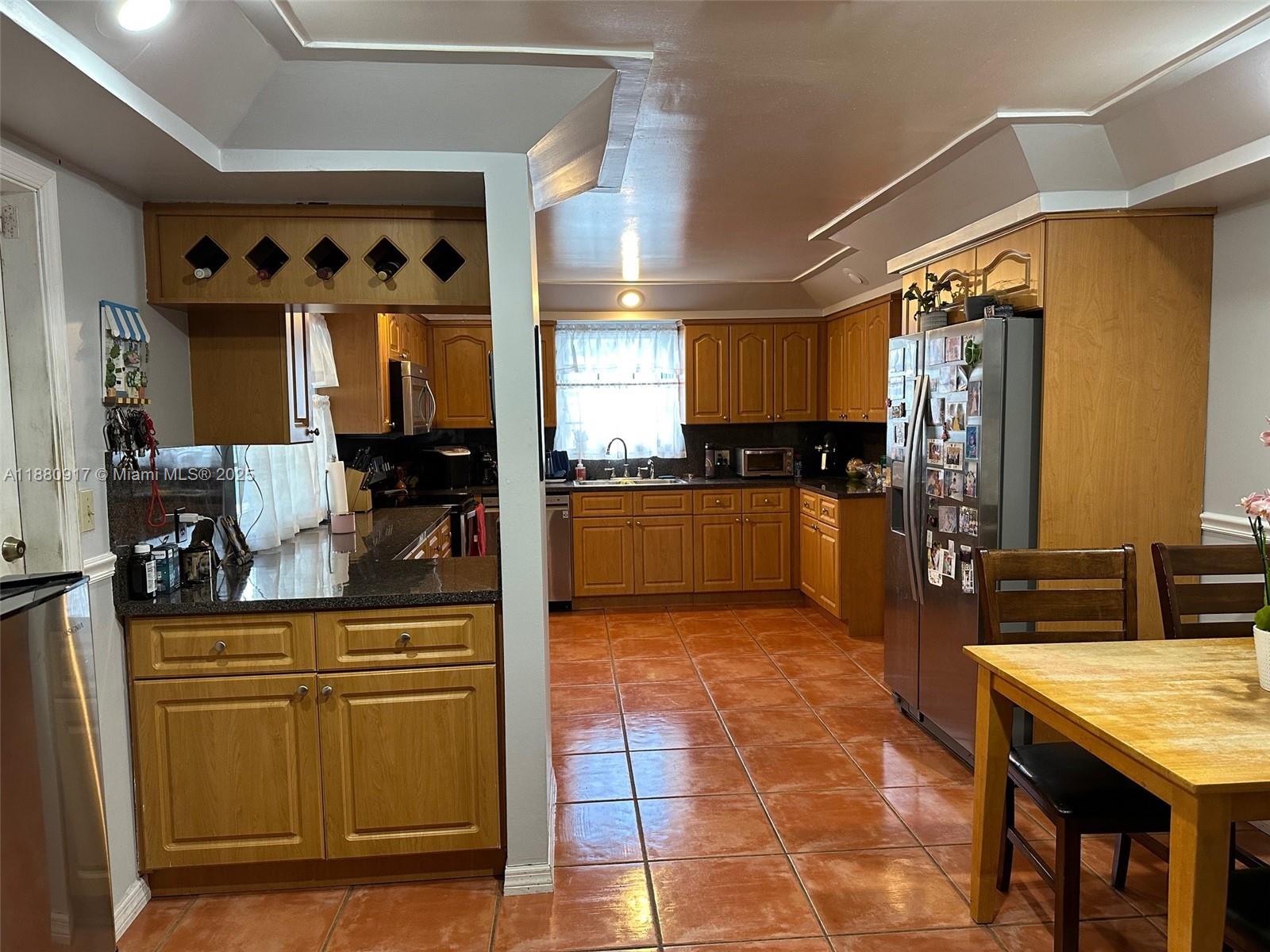 Silver Palm East Neighbor - Residential