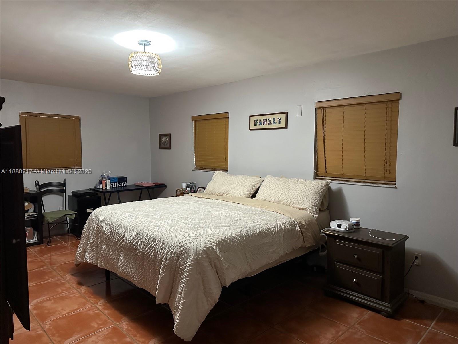 Silver Palm East Neighbor - Residential