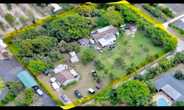 Silver Palm East Neighbor - Residential