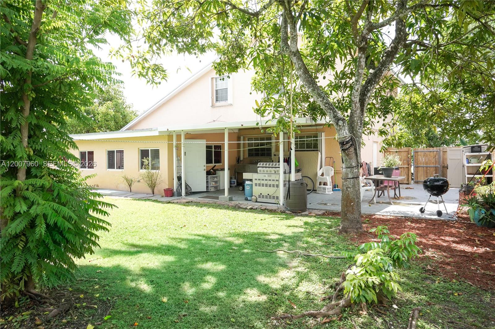 LAZARUS ON RICHMOND - Residential