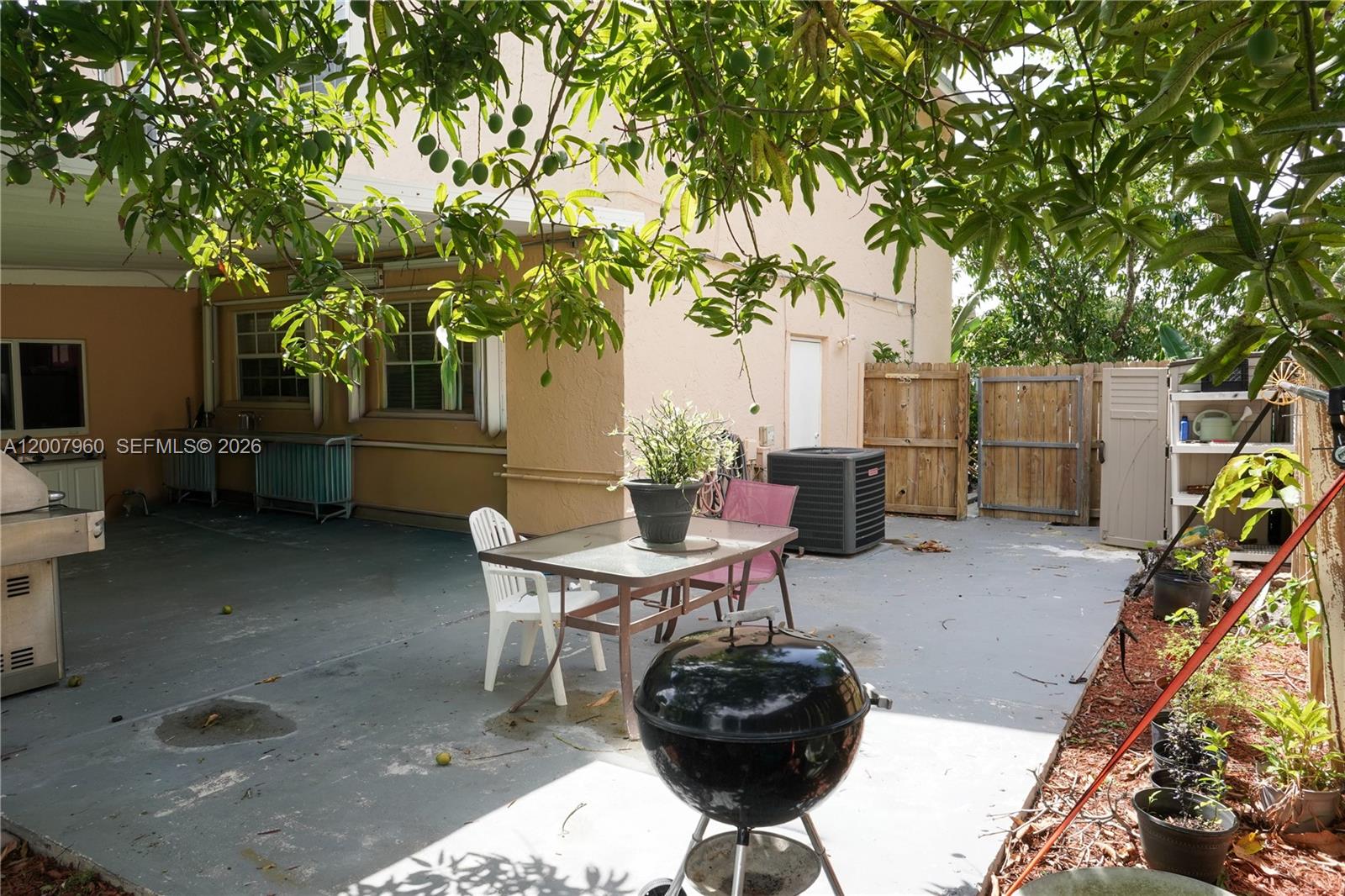 LAZARUS ON RICHMOND - Residential