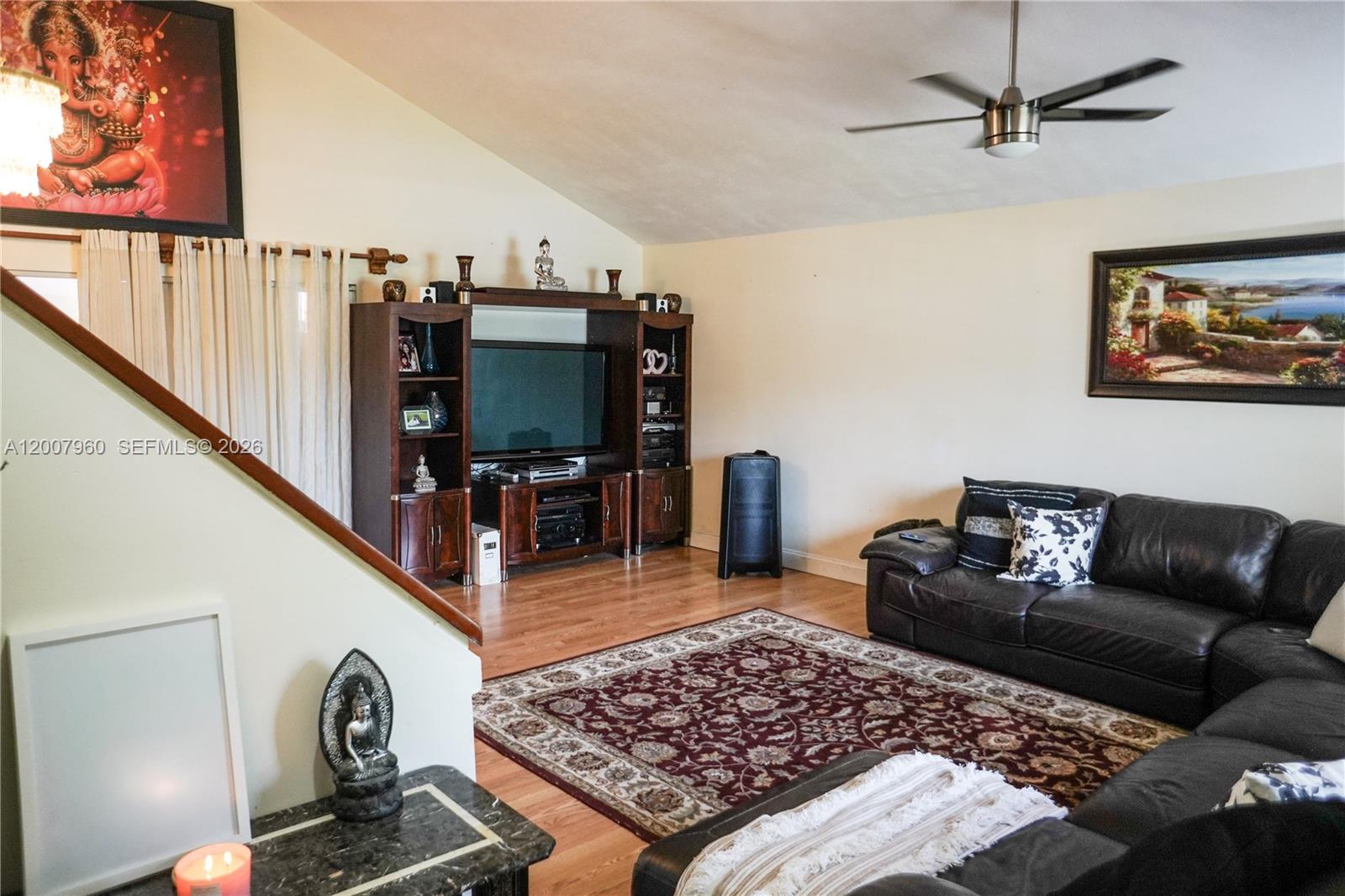LAZARUS ON RICHMOND - Residential