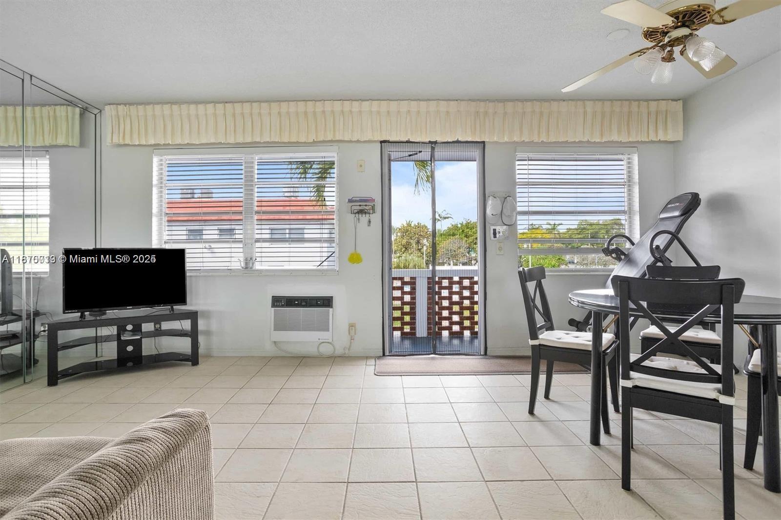 FOR RENT Furnished apt with Great location east of US1 . Neat and clean unit ready for immediate occupancy.
Close to Dania Pointe, Downtown Hollywood, beaches and the Hollywood Broadwalk! Community amenities include
heated pool, clubhouse, BBQ, shuffleboard, bocce, laundry room & pest control.