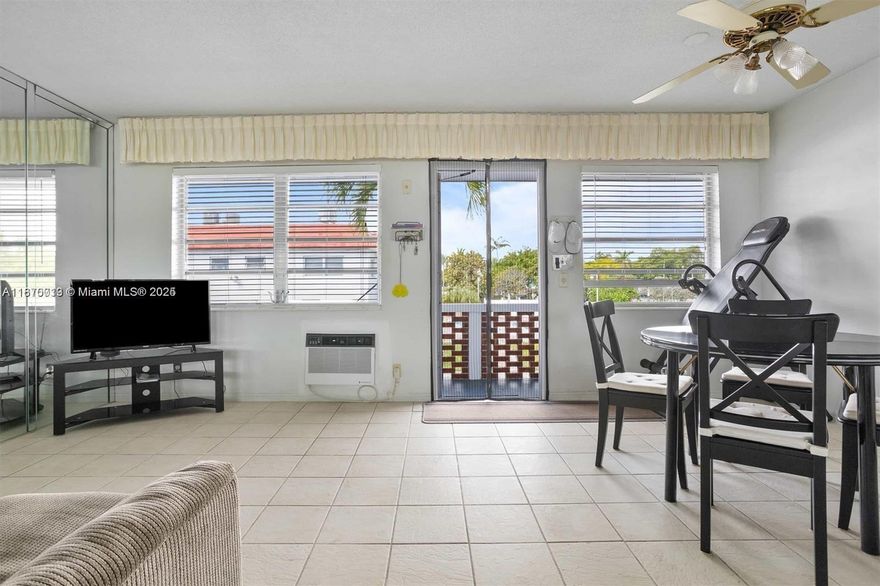FOR RENT Furnished apt with Great location east of US1 . Neat and clean unit ready for immediate occupancy.
Close to Dania Pointe, Downtown Hollywood, beaches and the Hollywood Broadwalk! Community amenities include
heated pool, clubhouse, BBQ, shuffleboard, bocce, laundry room & pest control.