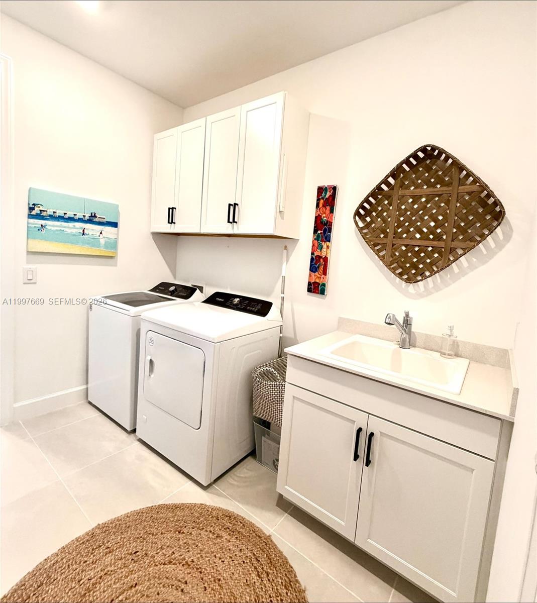 NORTHRIDGE - Residential