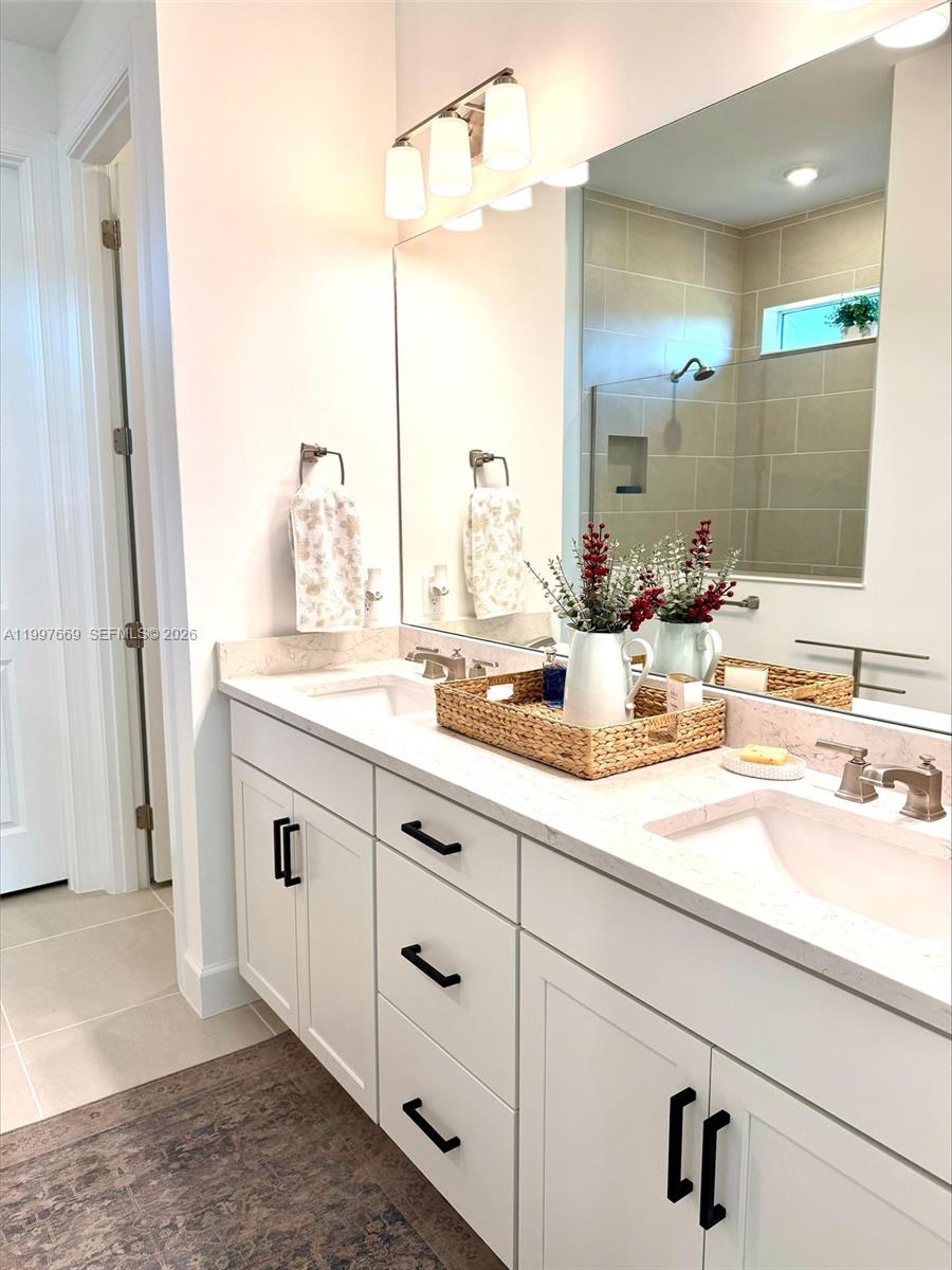 NORTHRIDGE - Residential