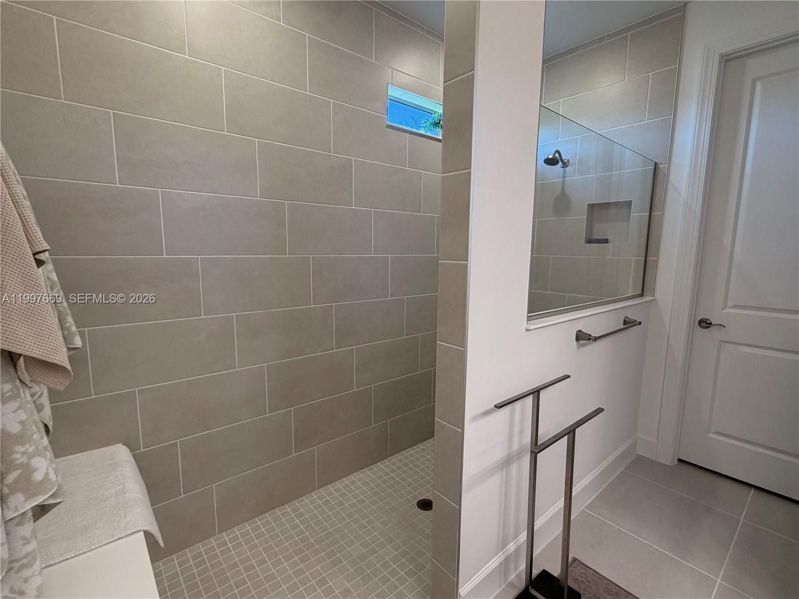 NORTHRIDGE - Residential