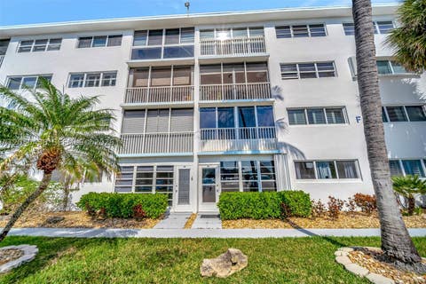 Photo of 3221 NE 8th St #103, Pompano Beach, FL 33062 (MLS # A12040438)