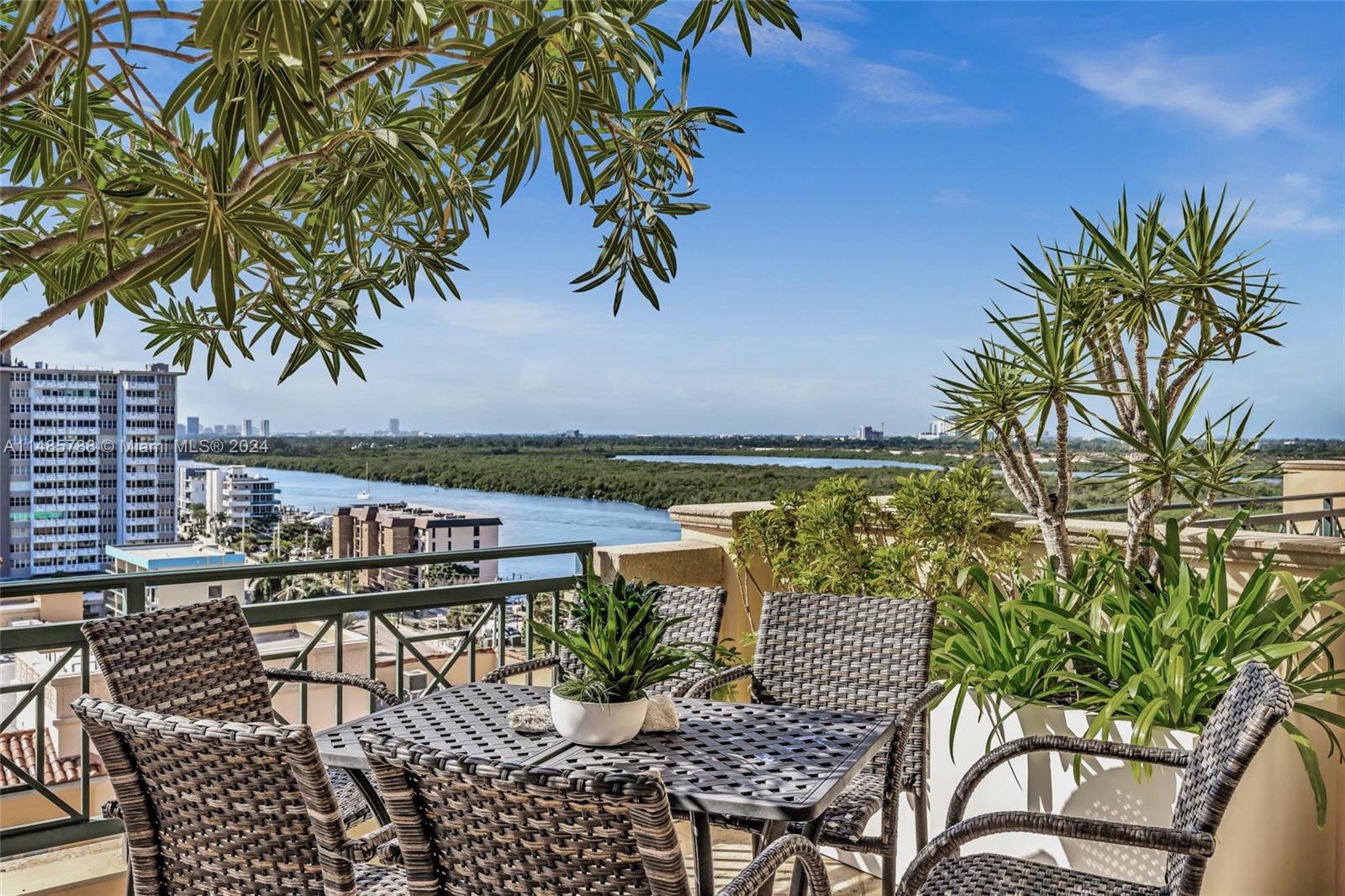 VILLAS OF POSITANO CONDO - Residential