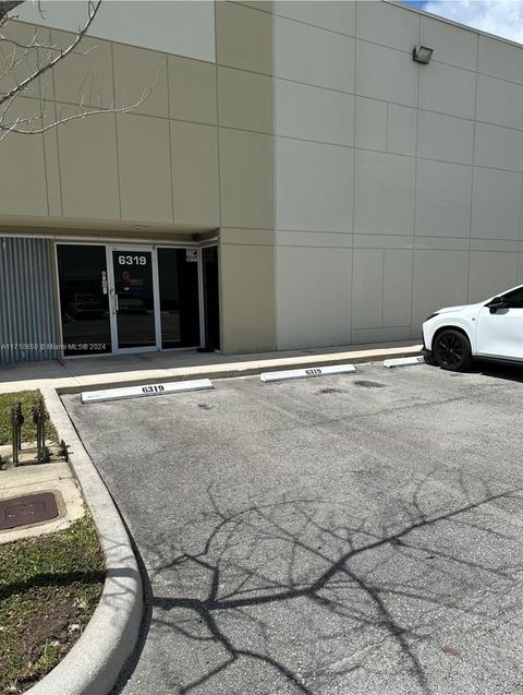 6319 NW 99th Ave 24 Doral FL 33178