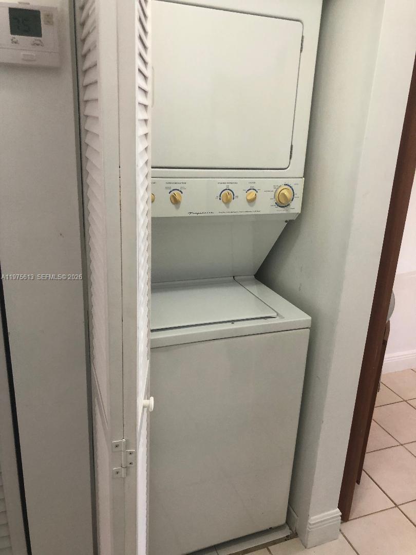 REPLAT OF MILLER DREAMS S - Residential Lease