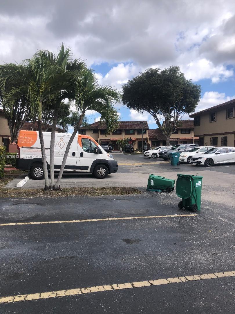 REPLAT OF MILLER DREAMS S - Residential Lease