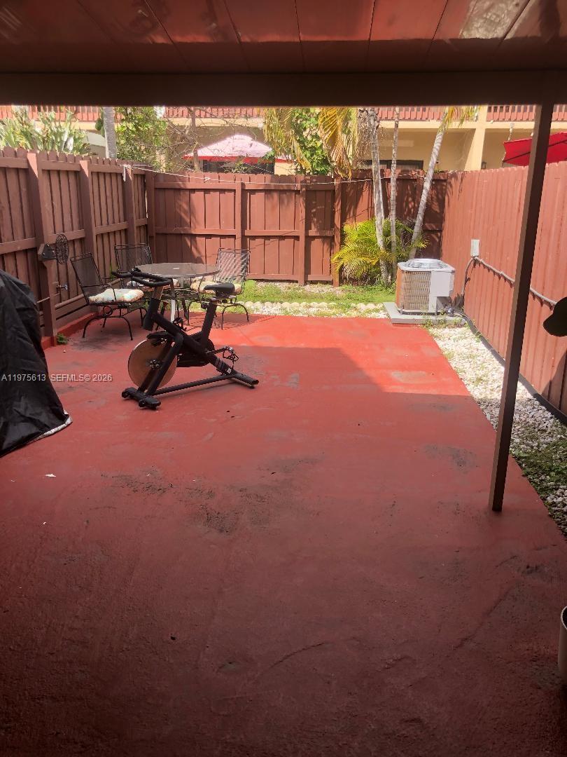 REPLAT OF MILLER DREAMS S - Residential Lease