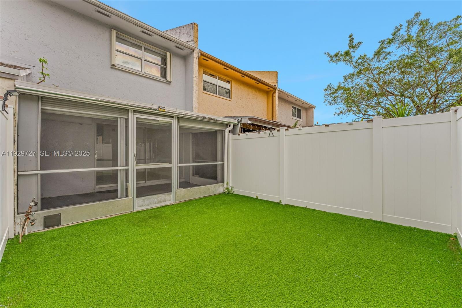 PALM-AIRE VILLAGE SECTION - Residential Lease