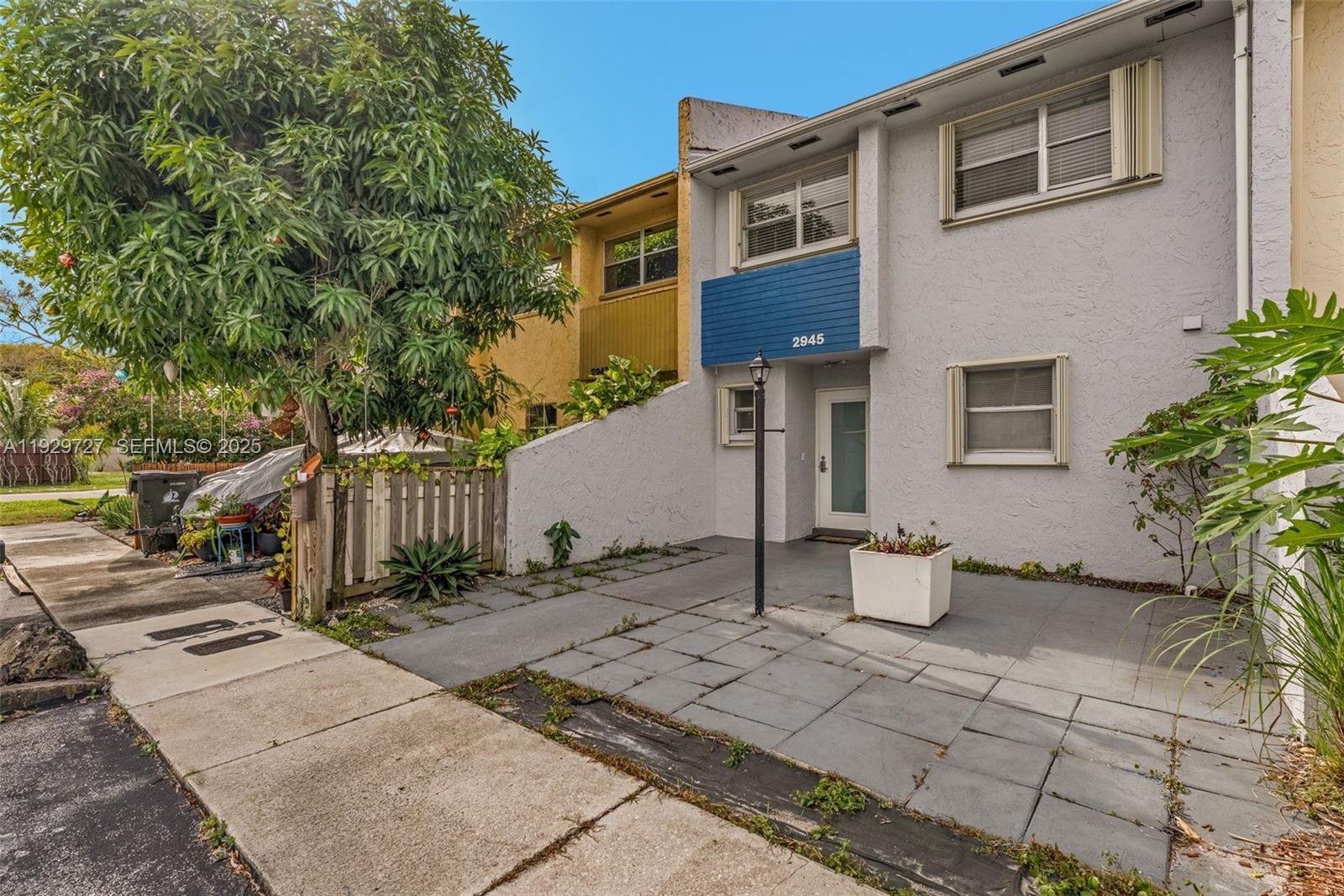 PALM-AIRE VILLAGE SECTION - Residential Lease