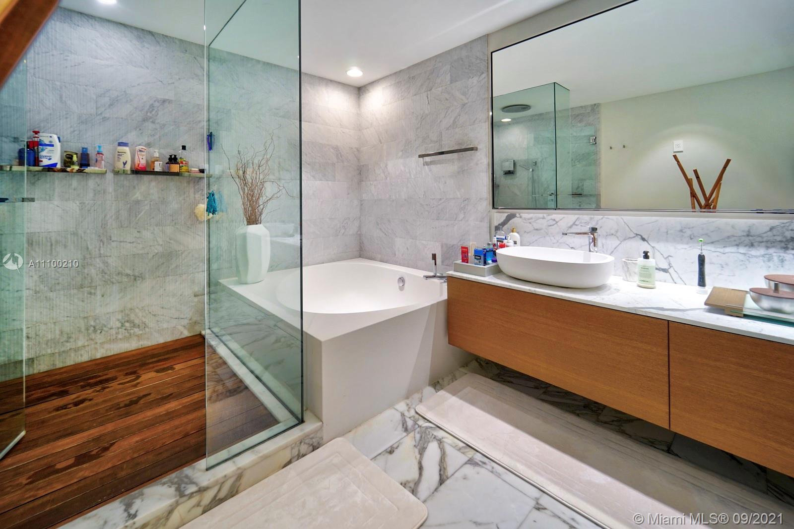 OCEANA BAL HARBOUR CONDO - Residential