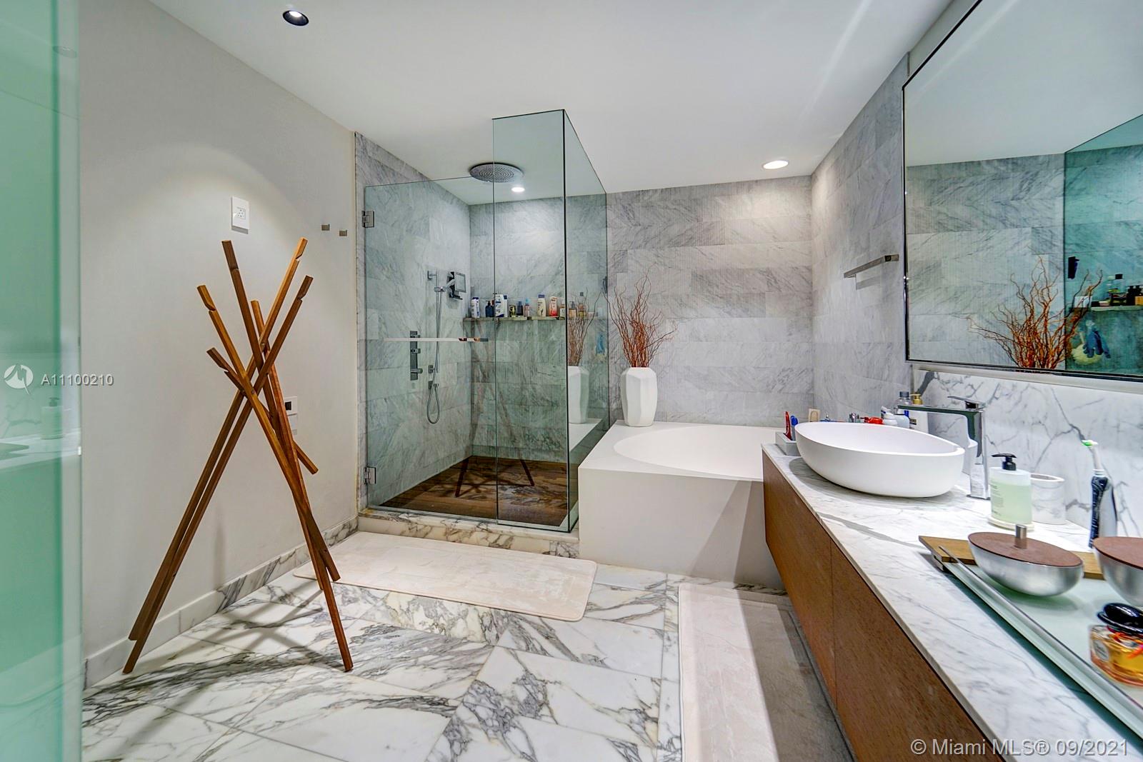 OCEANA BAL HARBOUR CONDO - Residential