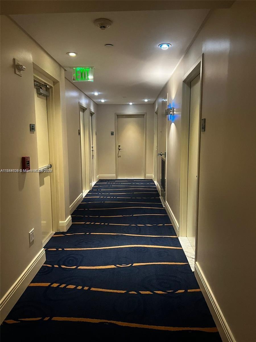 BEAUTIFUL VIEW CORNER UNIT ON 26TH FLOOR, RIVER AND DOWNTOWN VIEW, FACING NORTH EAST, OPEN KITCHEN CLOSE TO EVERYTHING LIKE SUPERMARKETS SHOPS AND RESTAURANTS.THE CABLE AND WATER ARE INCLUDED