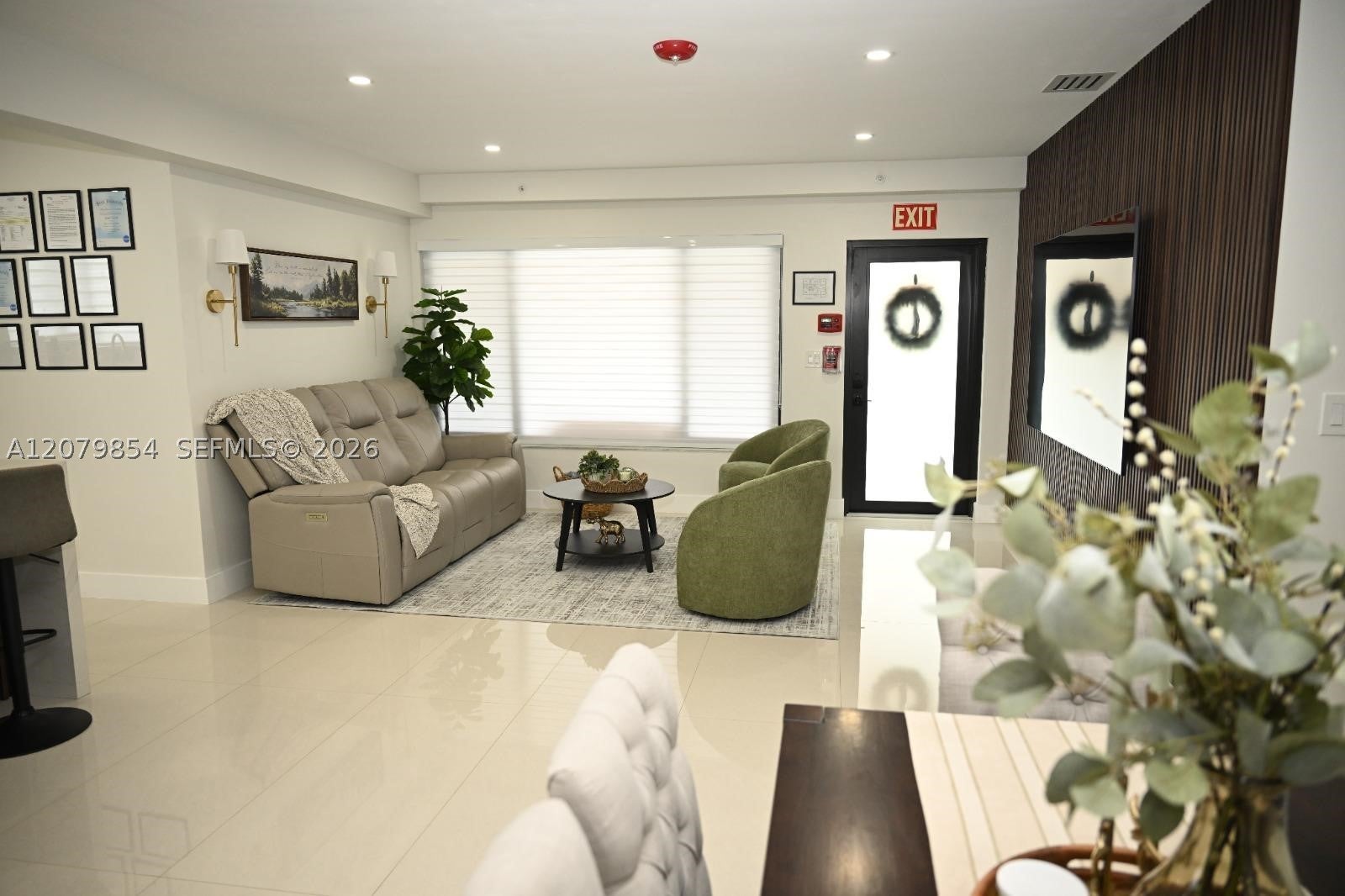 850 W 51st Pl