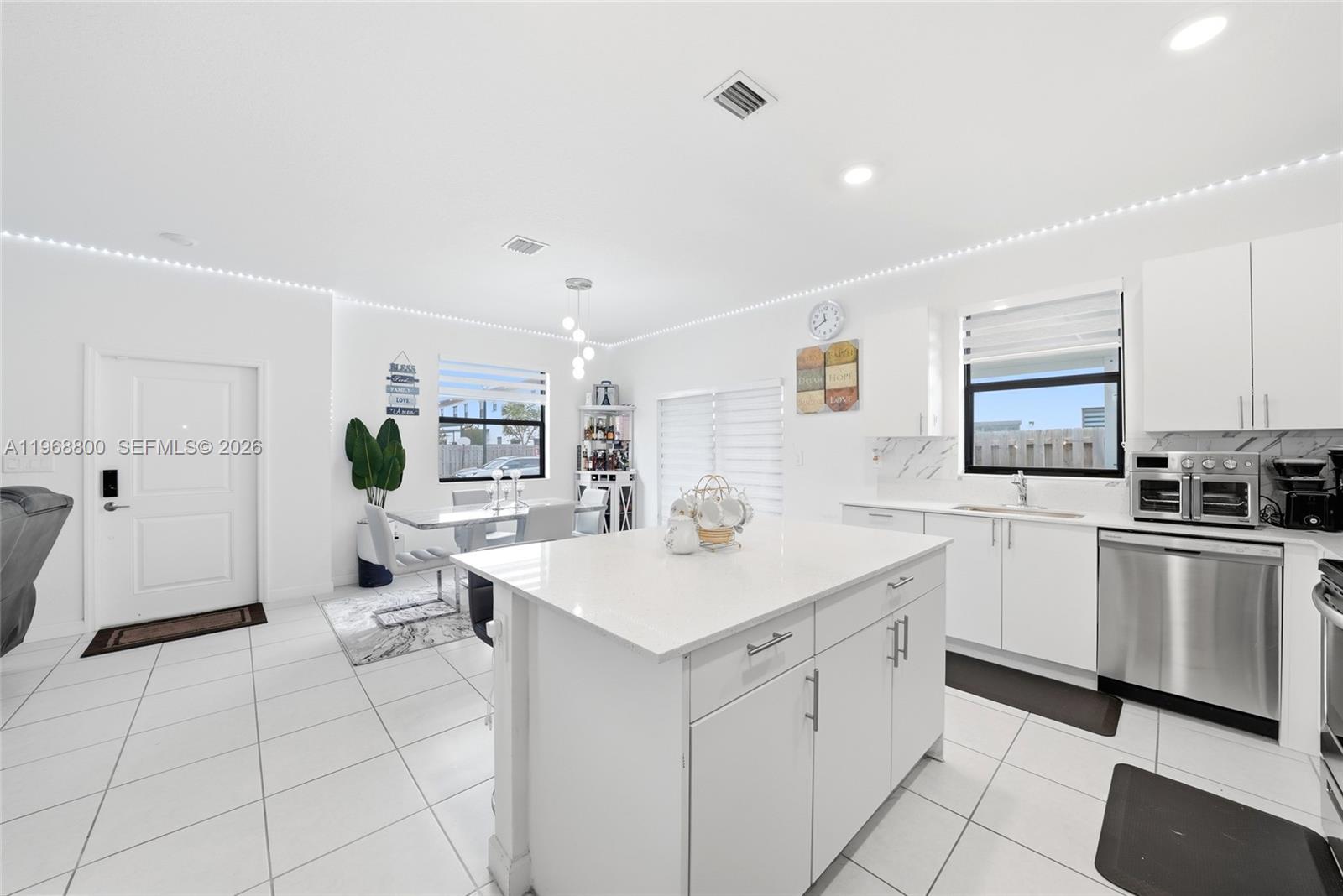 KENDALL ASSEMBLAGE SOUTH - Residential