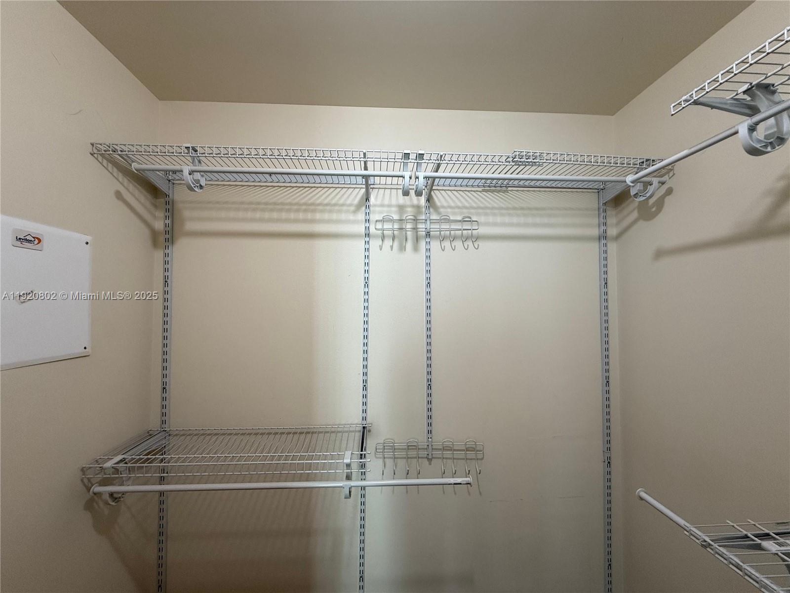 MET 1 CONDO - Residential Lease