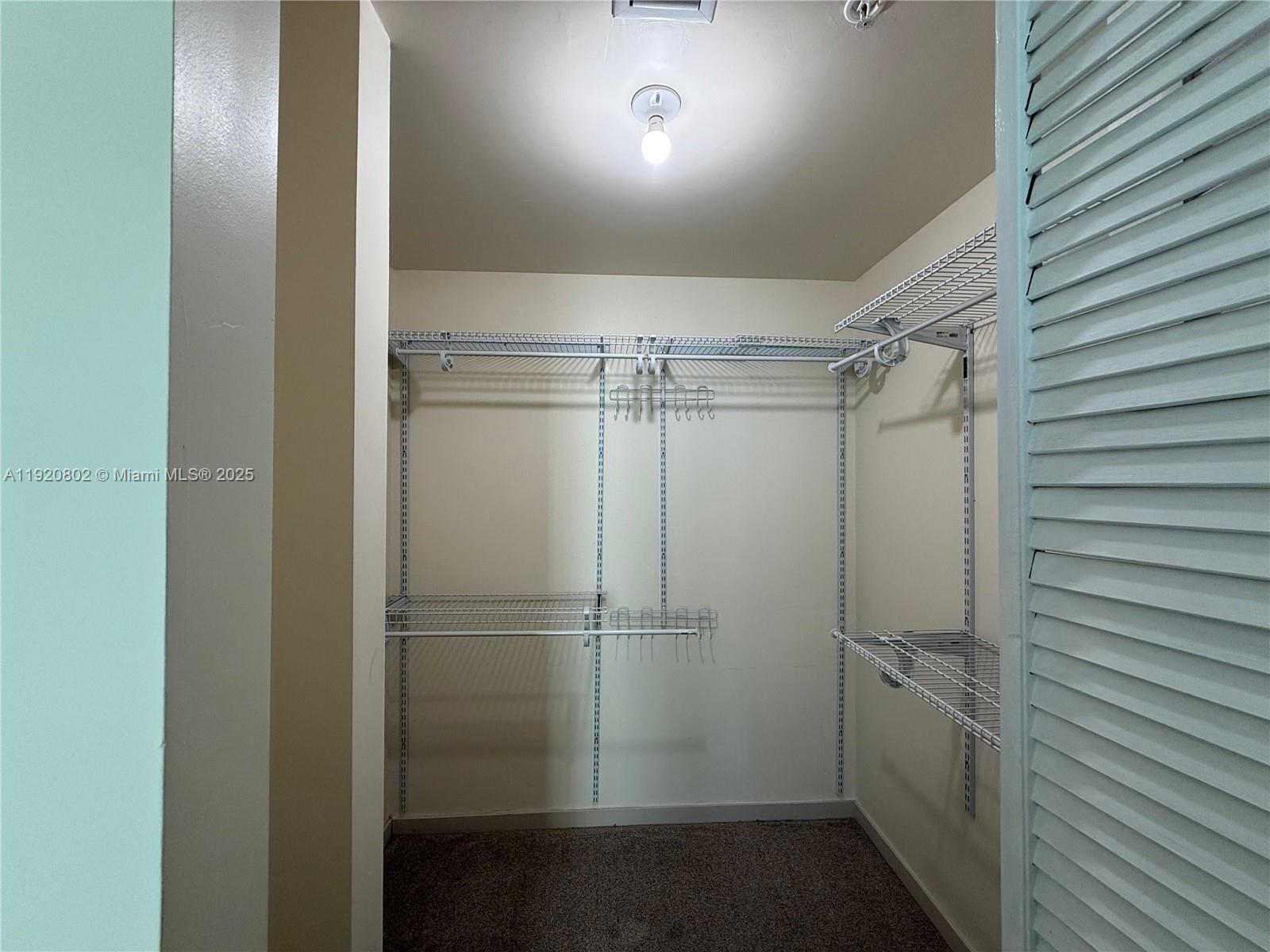 MET 1 CONDO - Residential Lease