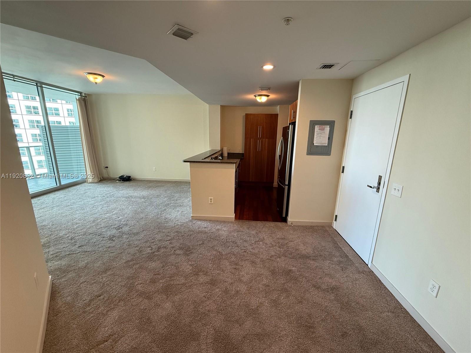 MET 1 CONDO - Residential Lease