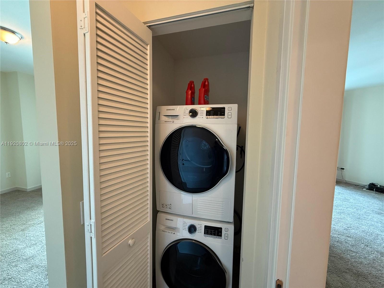 MET 1 CONDO - Residential Lease