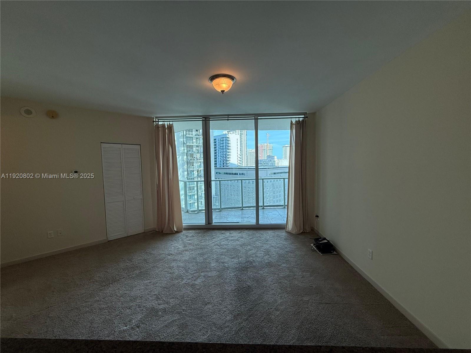 MET 1 CONDO - Residential Lease