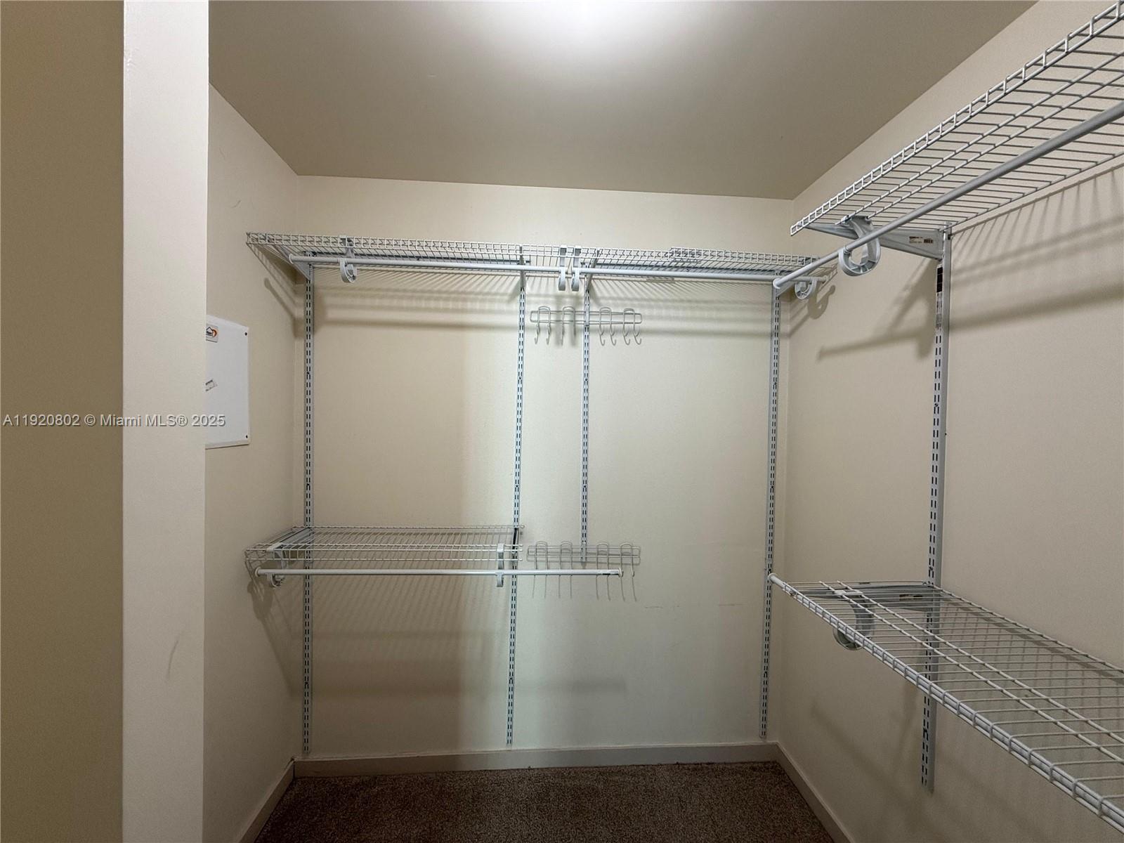 MET 1 CONDO - Residential Lease