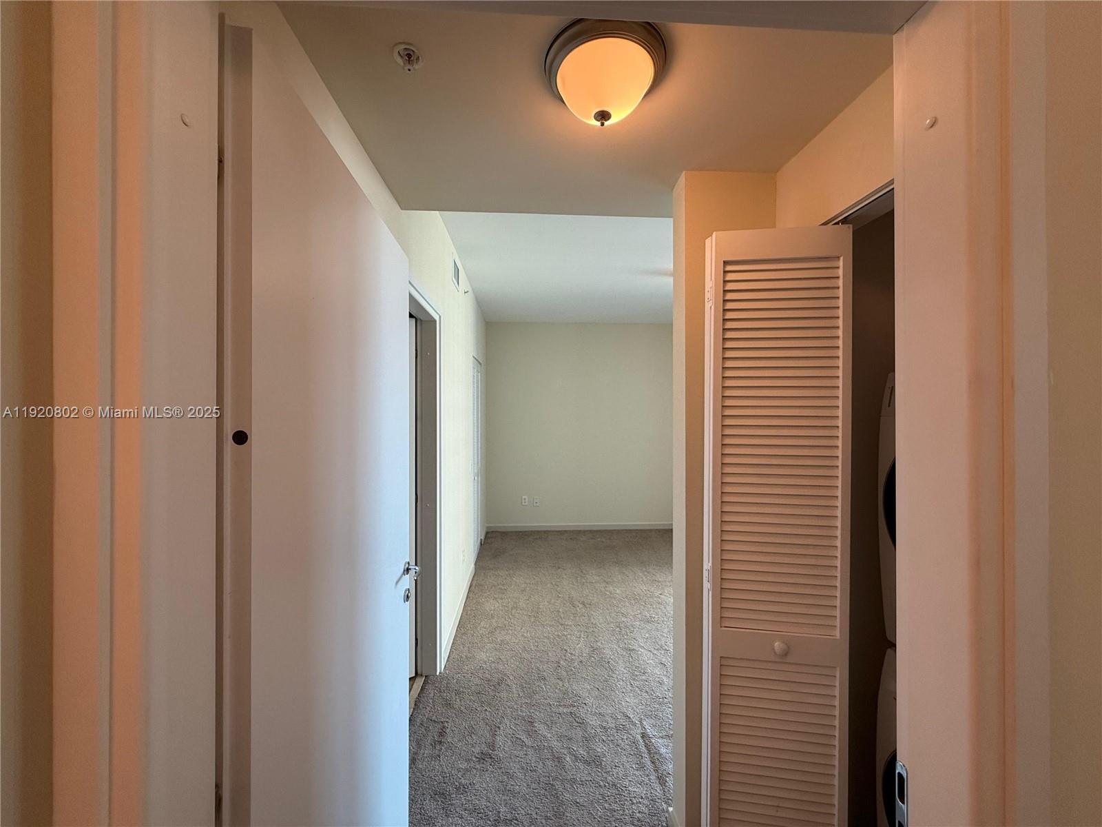 MET 1 CONDO - Residential Lease