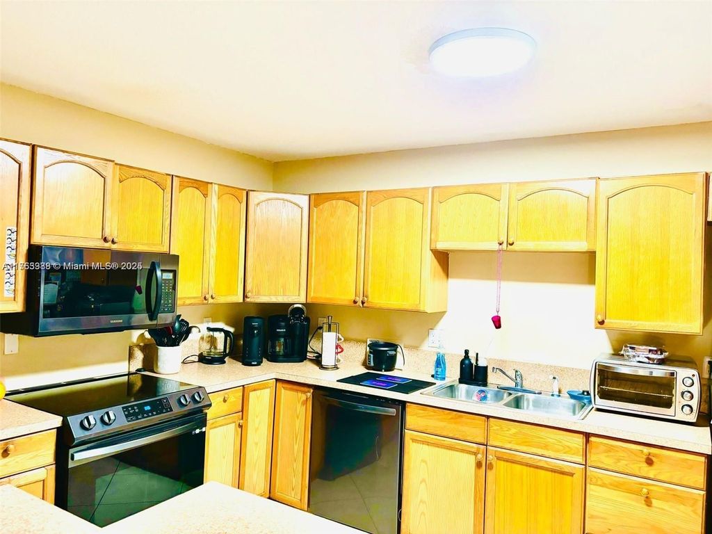 Photo of 1113 SW 24th Ave, Fort Lauderdale, FL 33312 (MLS # A11763388)