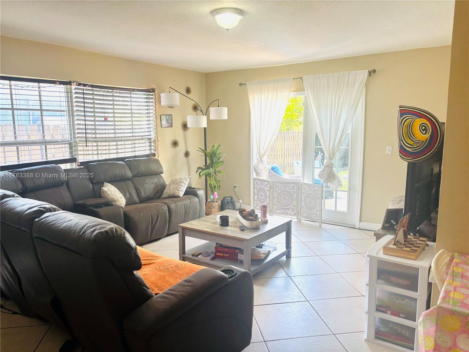 1113 SW 24th Ave