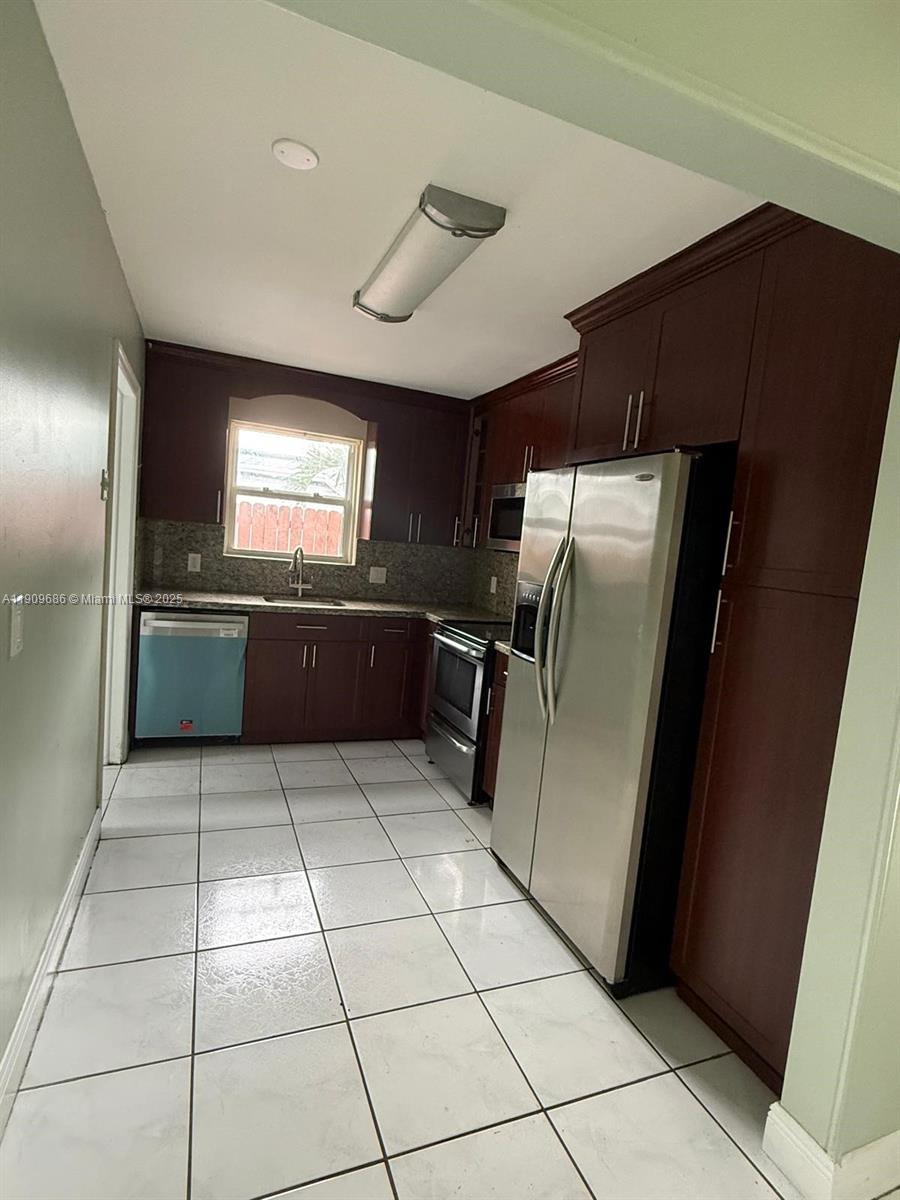 BOULEVARD HEIGHTS SEC - Residential Lease