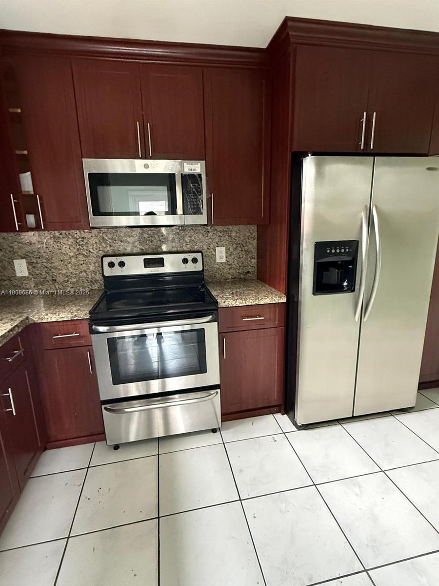 BOULEVARD HEIGHTS SEC - Residential Lease