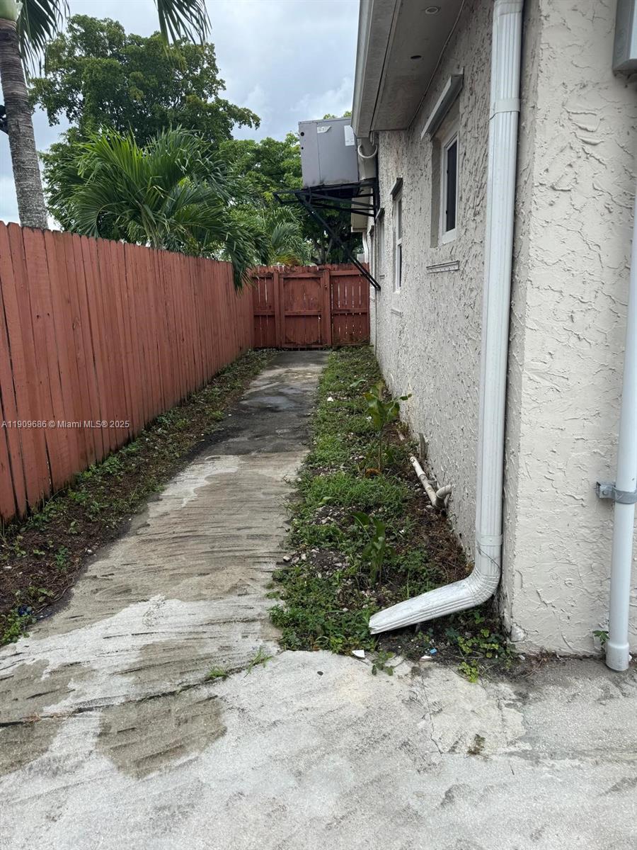 BOULEVARD HEIGHTS SEC - Residential Lease