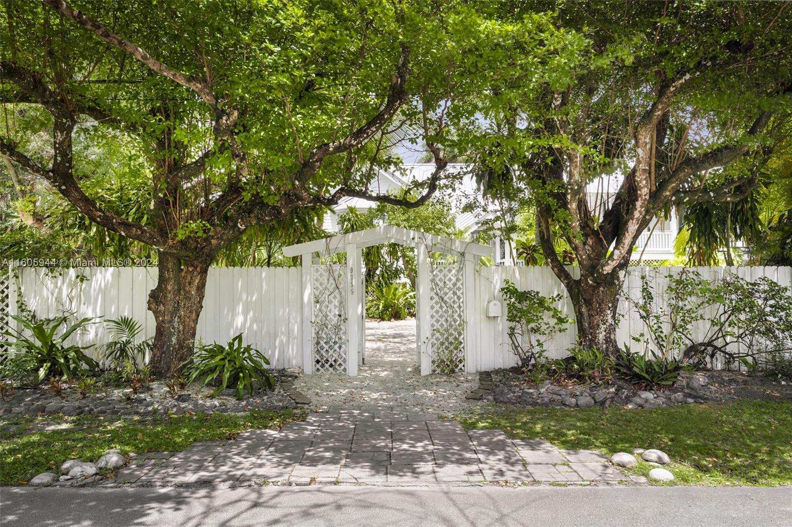 FELIX PARK HOME ACRES - Residential